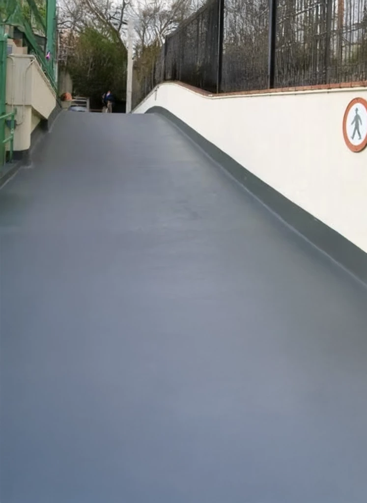 AVM teras yalıtımı ve kaymaz son kat uygulaması