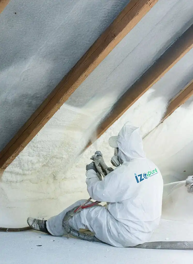 Çatı arası sprey poliüretan köpük yalıtım uygulaması