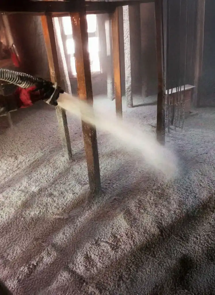 Sprey köpük çatı arası detay uygulaması ve ısı yalıtımı