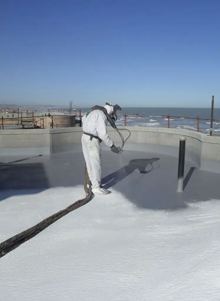 Teras polyurea yalıtımı sonrası UV ve kaymaz son kat uygulaması